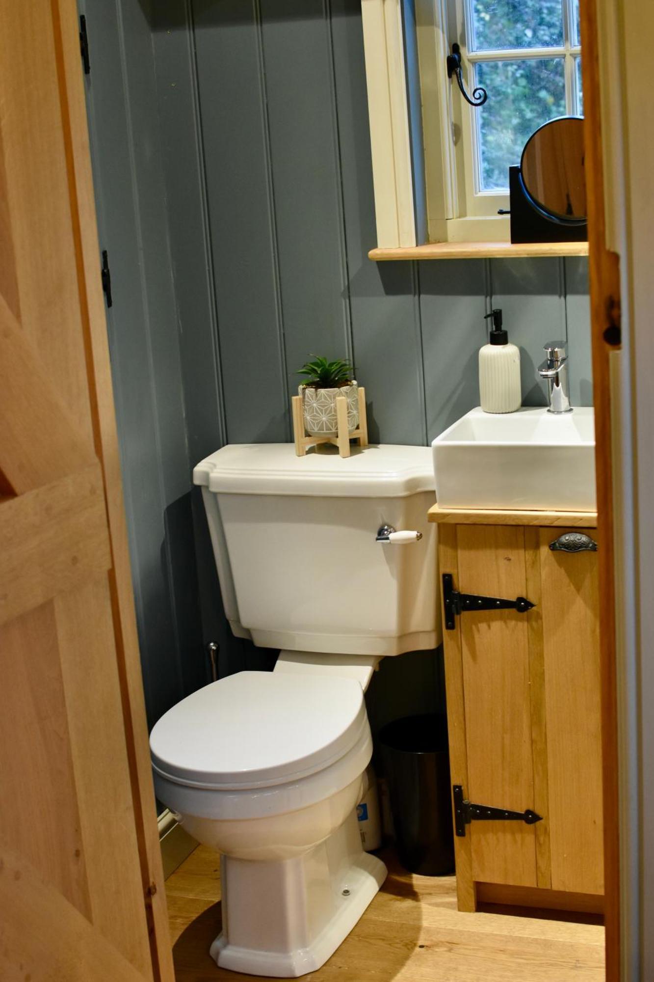 Appartamento The Deer Hut Burpham Esterno foto